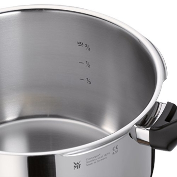 WMF Perfect Pro Schnellkochtopf Set 2-teilig 4,5l & 3,0l mit Einsatz-Set, Cromargan Edelstahl poliert, 2 Kochstufen All-In-One Drehknopf, induktionsgeeignet, spülmaschinengeeignet, Ø 22 cm - 3